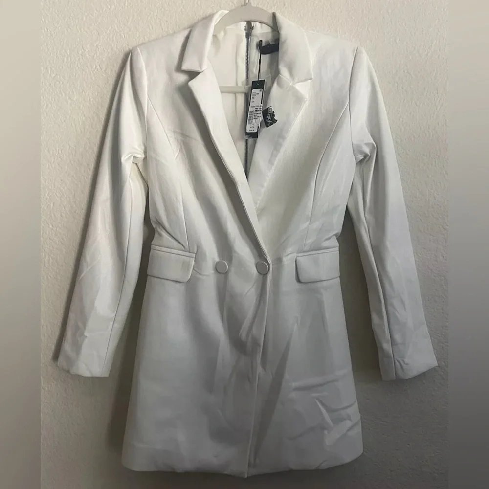 Alice and Olivia Faux Kyrie Tuxedo White Romper Jacket $495 New - Picture 2 of 11